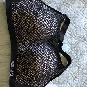 38DD Victoria Secret sports bra